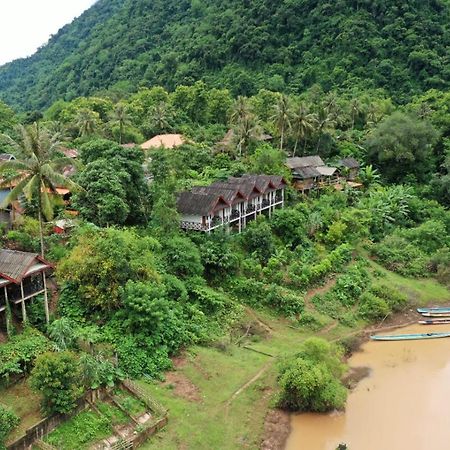 Pdv Guesthouse Muang Ngoi Luaran gambar
