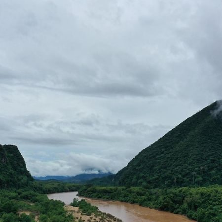 Pdv Guesthouse Muang Ngoi Luaran gambar
