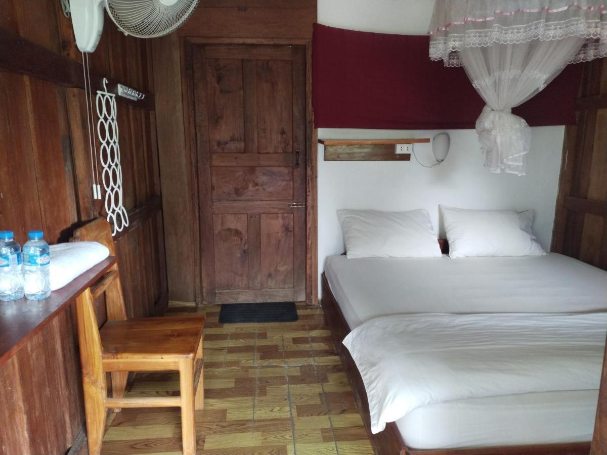 Pdv Guesthouse Muang Ngoi Luaran gambar