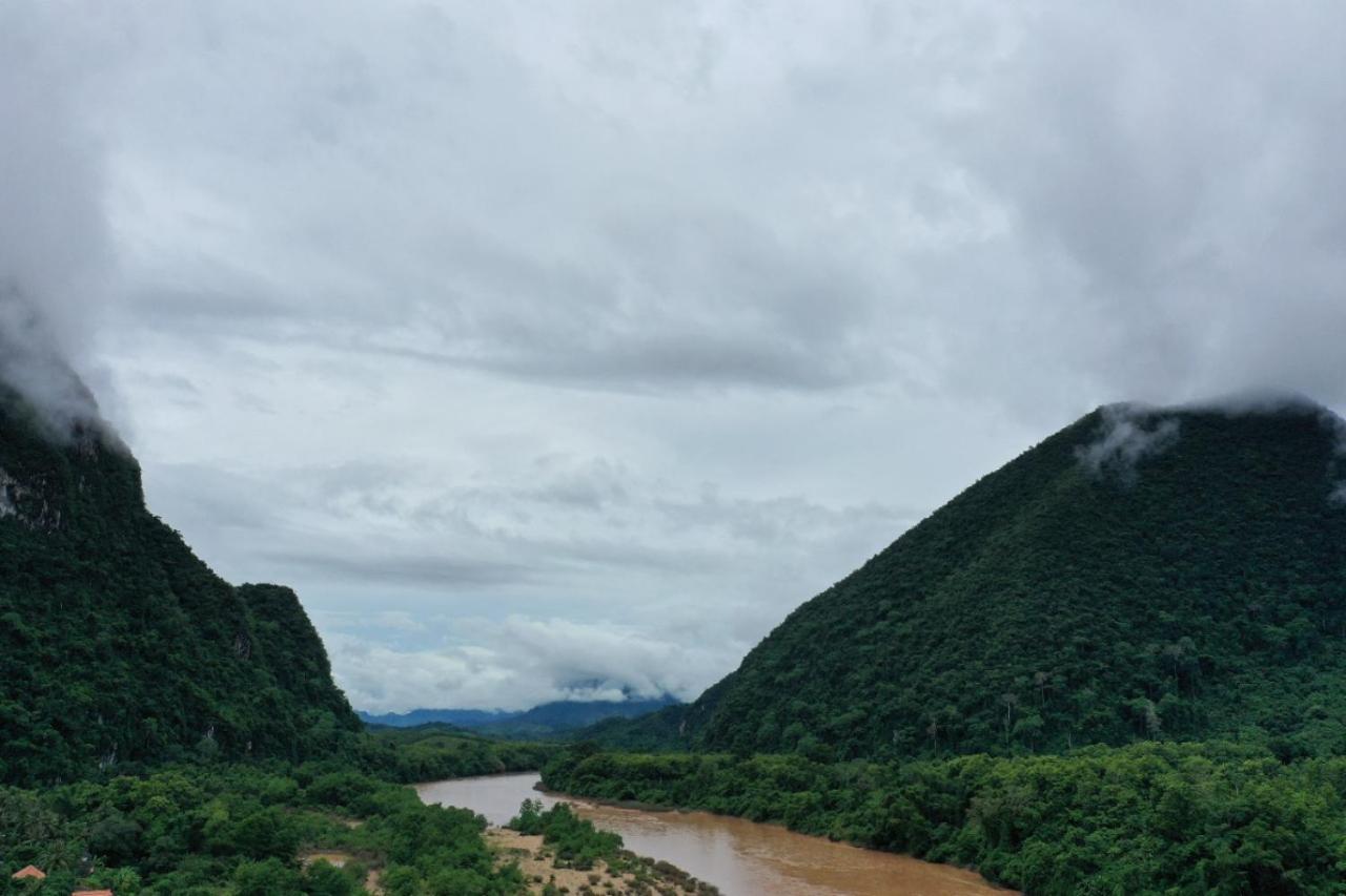 Pdv Guesthouse Muang Ngoi Luaran gambar