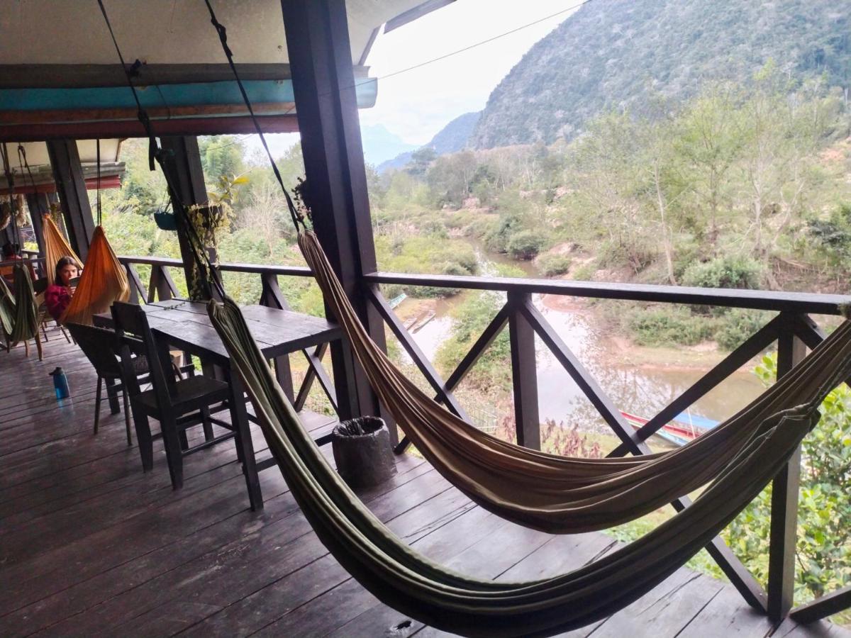 Pdv Guesthouse Muang Ngoi Luaran gambar